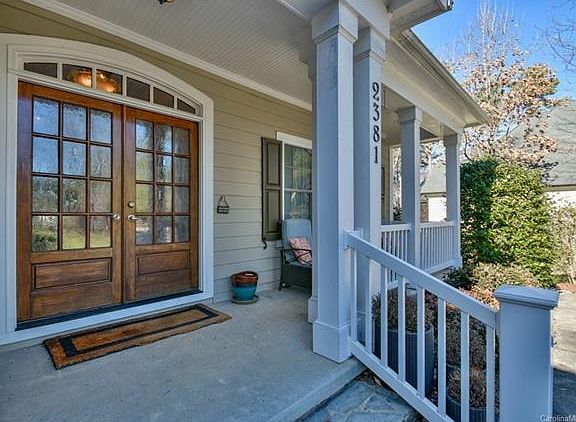 5th image of 2381 Crofte Dr