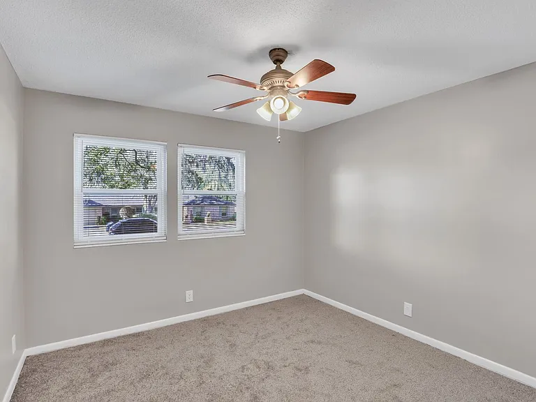 3917 Tara Hall Dr — Photo 17