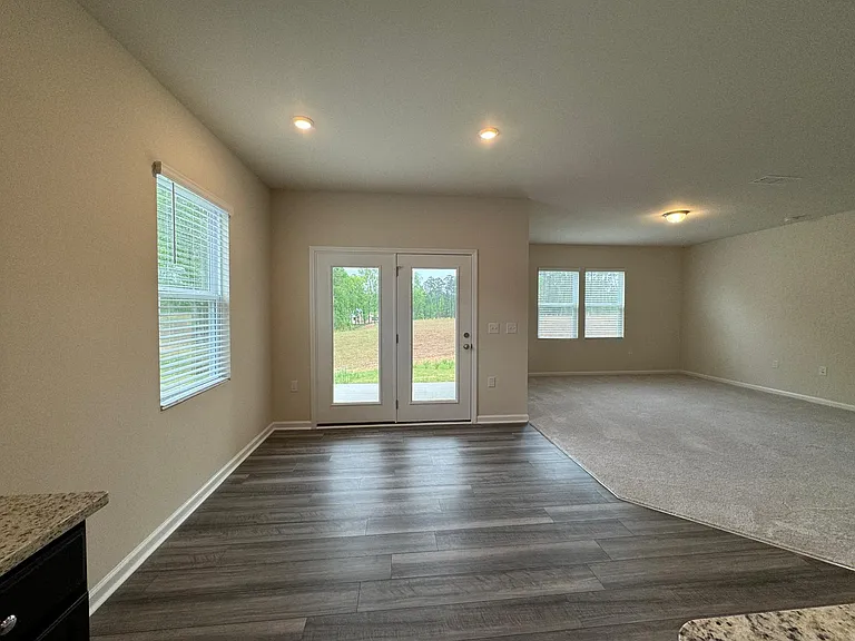 512 Campbell Rdg — Photo 6