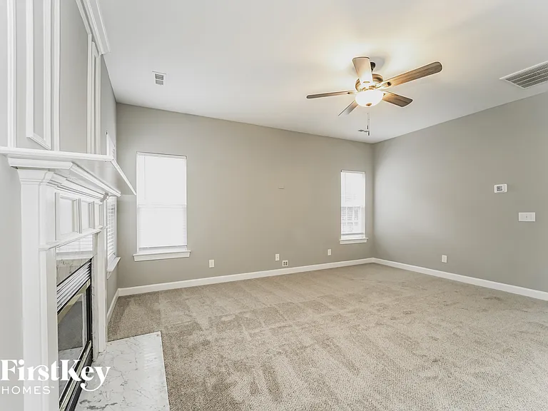 1240 Blackstone Ct NW — Photo 4