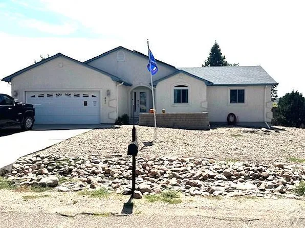 438 W Fairway Dr, Pueblo West, CO 81007