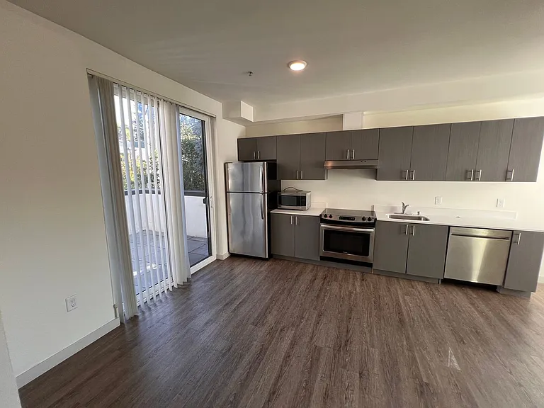 4801 Fauntleroy Apartments — Photo 52