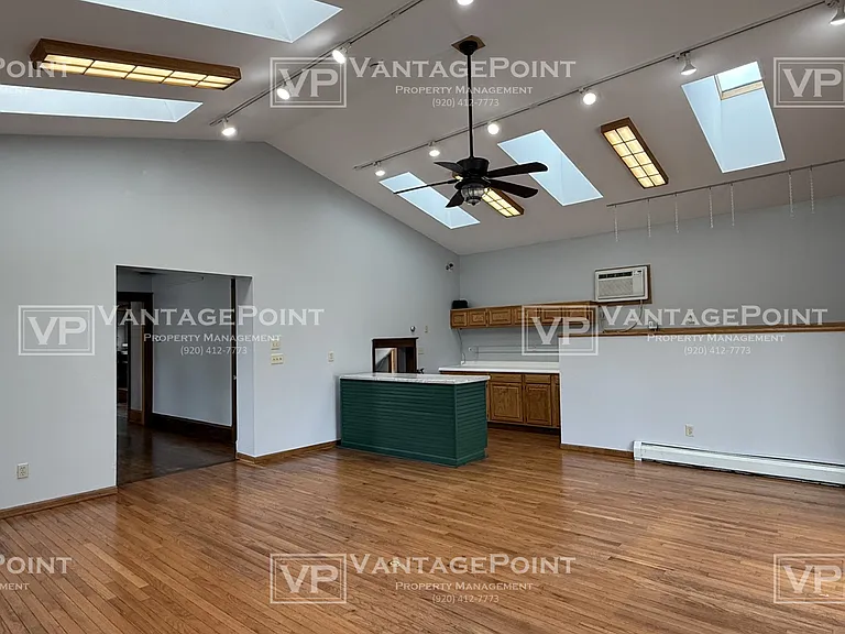 447 S Commercial St #1 — Photo 20