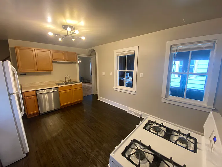 2471 N Fratney St — Photo 4