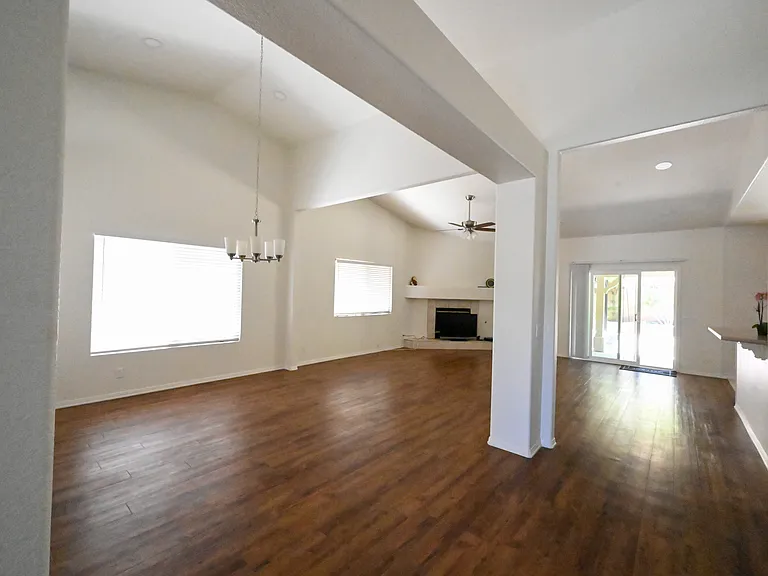 4208 Grandview Dr — Photo 5