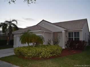 807 Savannah Falls Dr, Fort Lauderdale, FL 33327