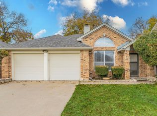 1905 Pine Ridge Dr, Bedford, TX 76021