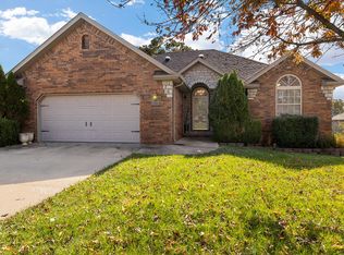 908 Welch St, Nixa, MO 65714