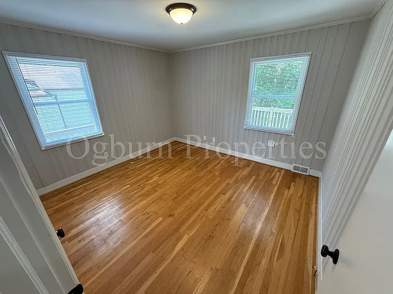 1408 Kenwood St — Photo 7