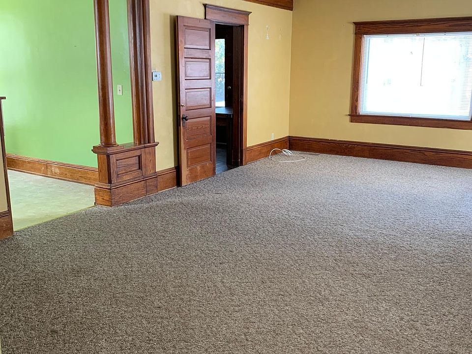 Main Floor Living Room with Ceiling Fan
