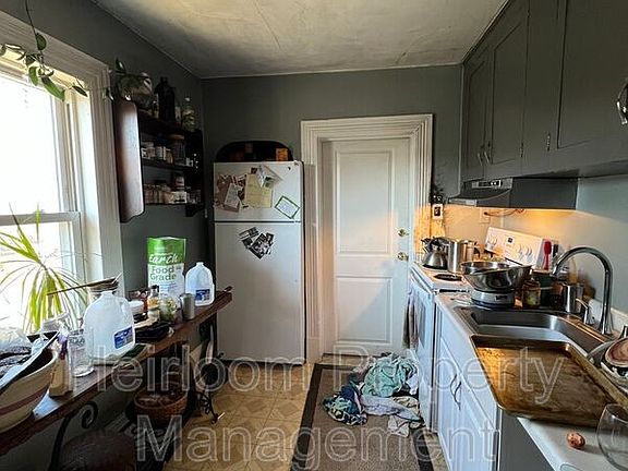 5th image of 1127 E 3rd St #2