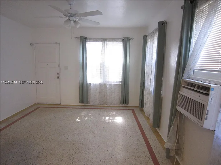 522 N 19th Ave #5 — Photo 10