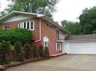 3 Maurice Circle Dr, East Saint Louis, IL 62203