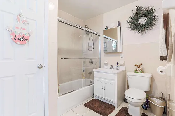 Sold by Momentum Real Estate LLC | media 33