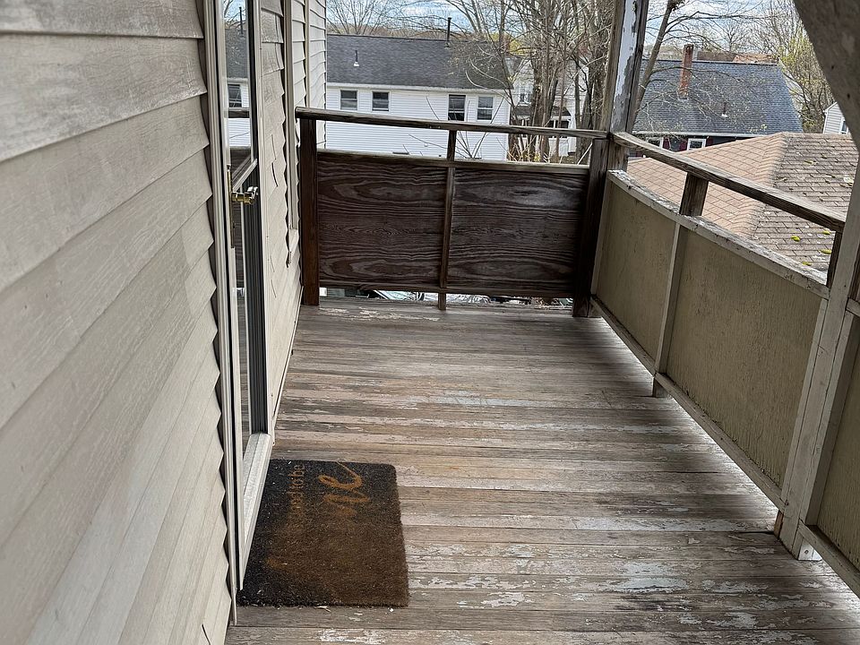 2nd image of 557 Merrimack St Unit 1