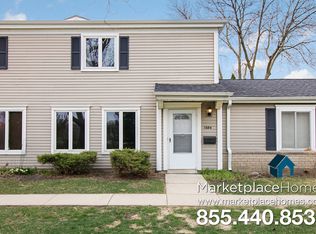 1084 Cove Dr #142-B, Prospect Heights, IL 60070