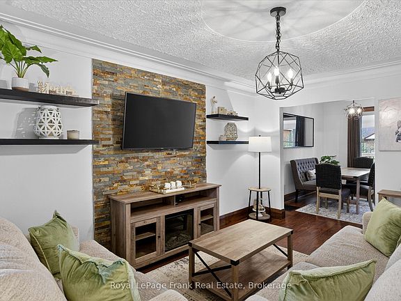 4th image of 500 Chamberlain St