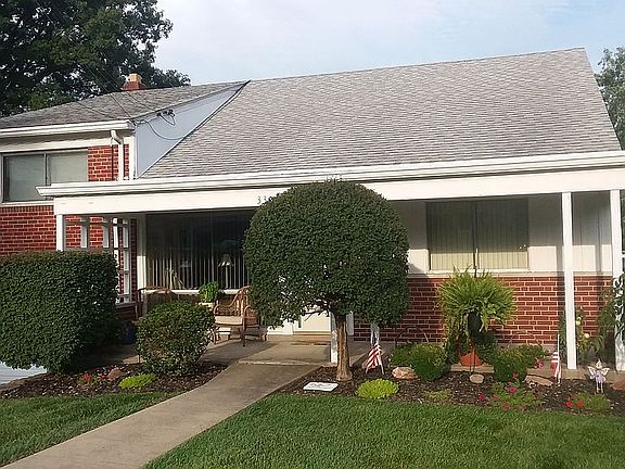 3rd image of 3302 Moonridge Dr