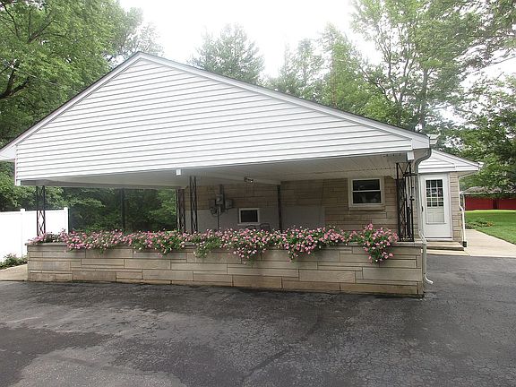 4th image of 340 Norris Ave