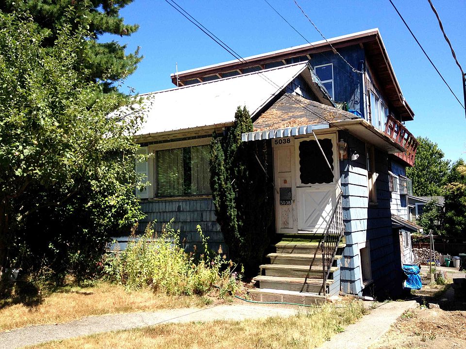 2nd image of 5038 36th Ave NE