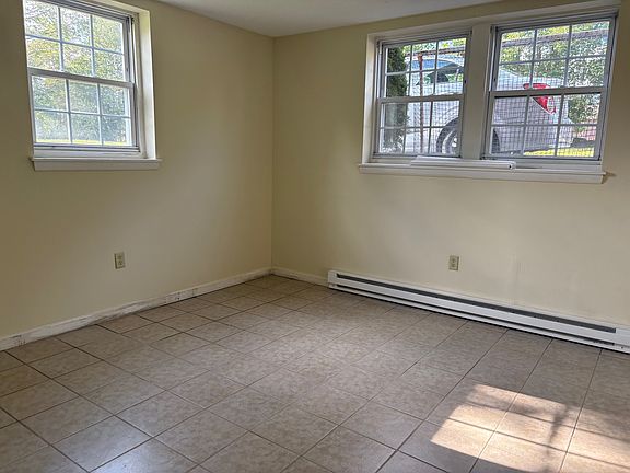 5th image of 40 Dinan Dr APT 4
