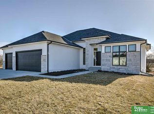 3405 Tree Line Dr, Lincoln, NE 68156