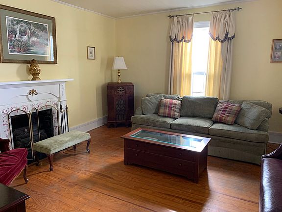 Sitting Room/Den