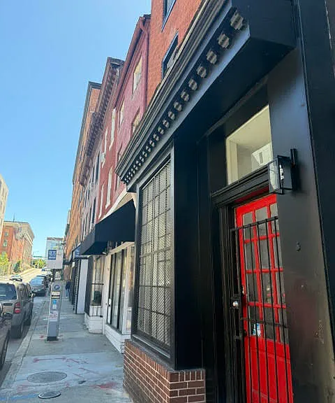227 W Mulberry St — Photo 4