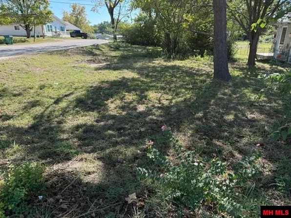19 Alford St, Flippin, AR 72634