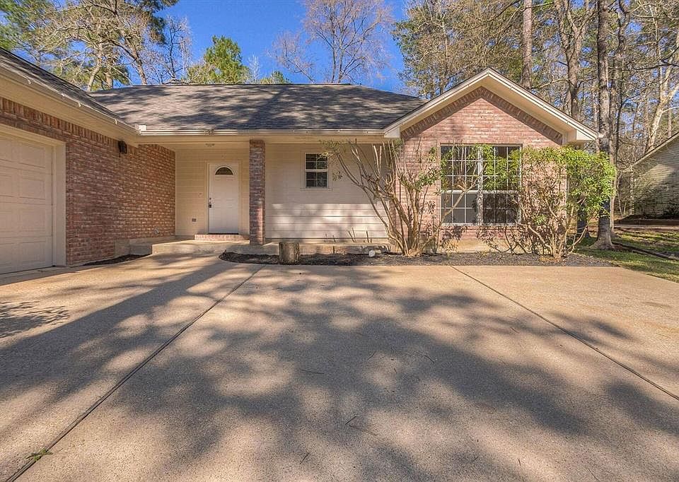 1st image of 1904 Green Briar Dr