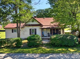 110 E Price St, Hendersonville, NC 28739