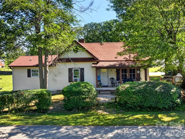 110 E Price St, Hendersonville, NC 28739