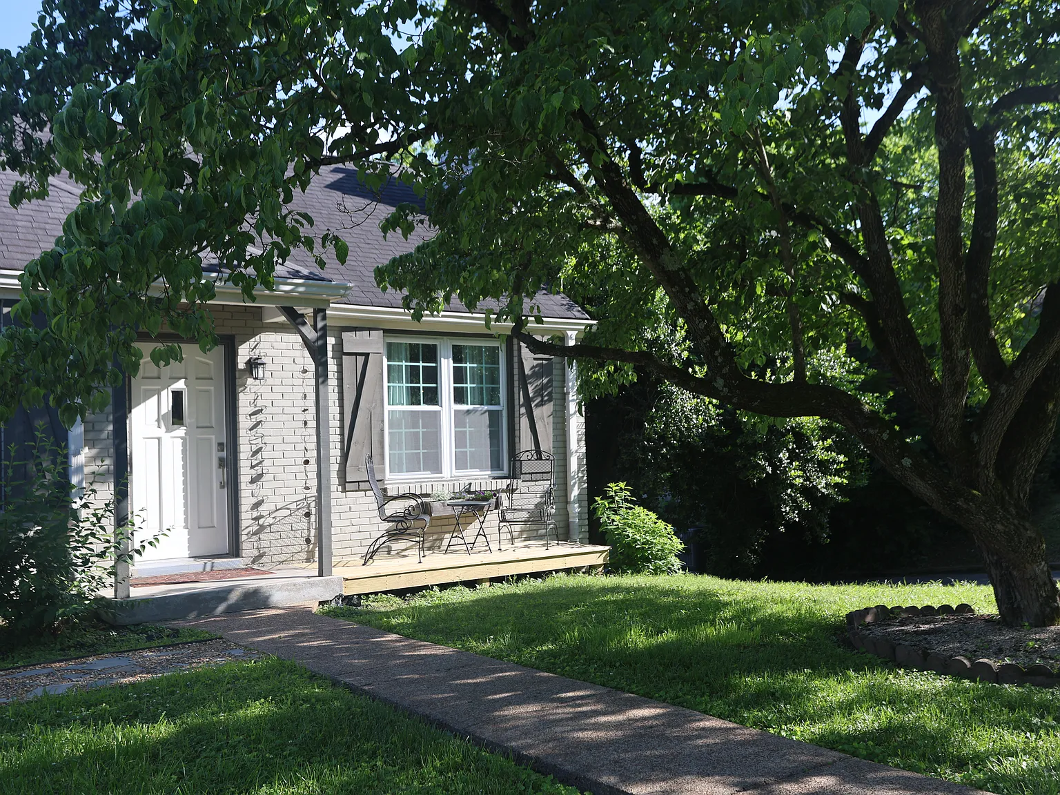 2414 Pafford Dr — Photo 2