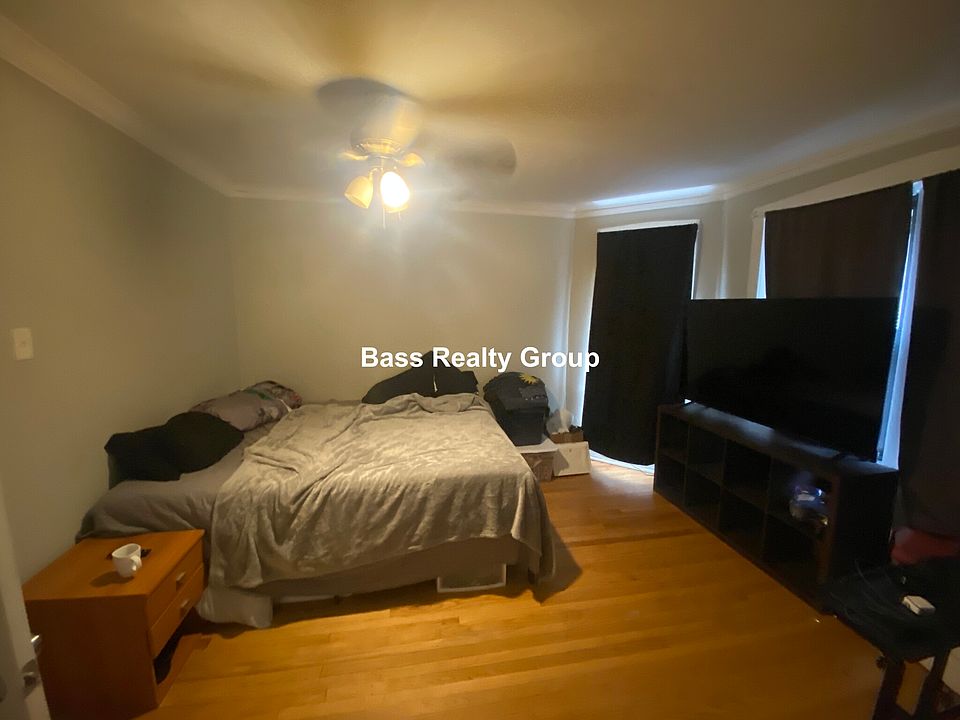 1st image of 7014 N Paulina St #1