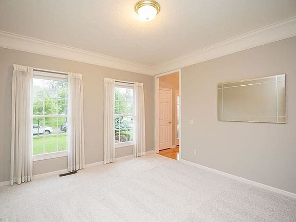 5th image of 655 Prestige Woods Blvd