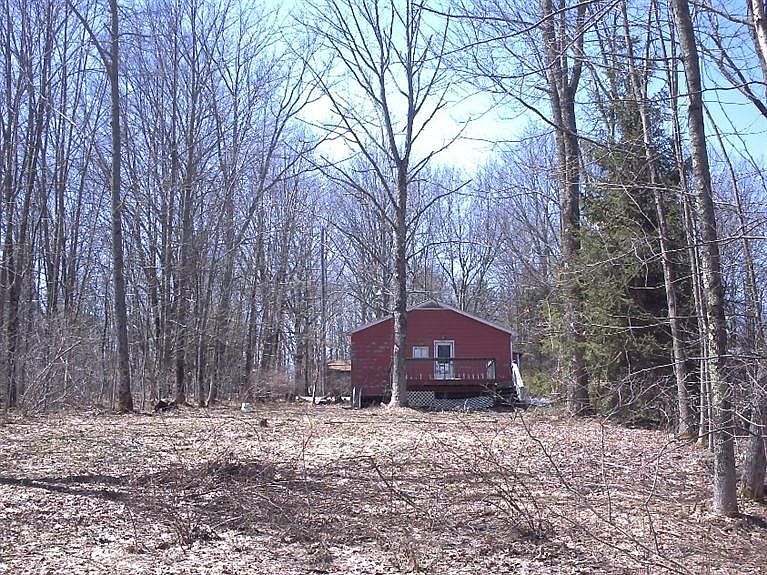 2nd image of 122 Hickory Rd