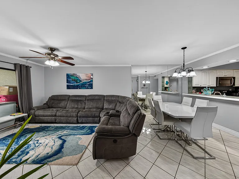2200 S Cypress Bend Dr #101 — Photo 13