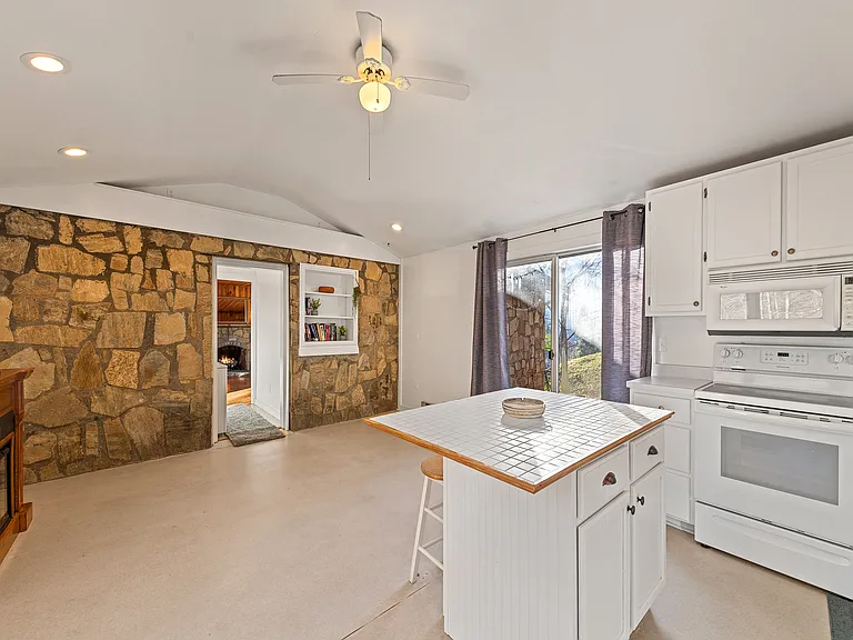 101 Starlight Ln — Photo 63