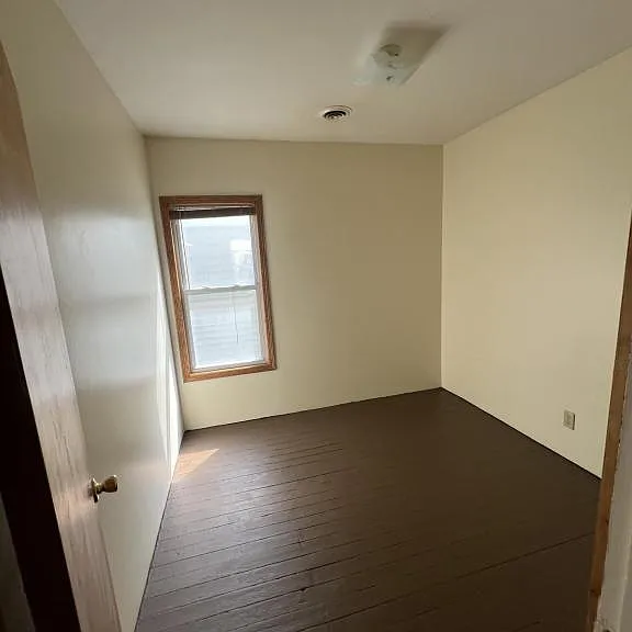 1004 Jay St — Photo 3