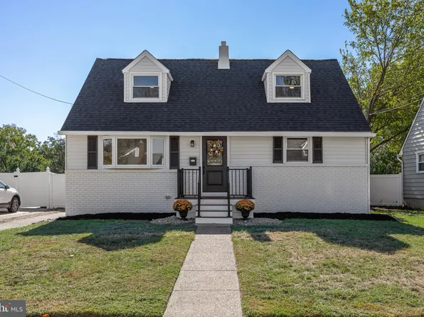 777 Devenney Dr, Bellmawr, NJ 08031