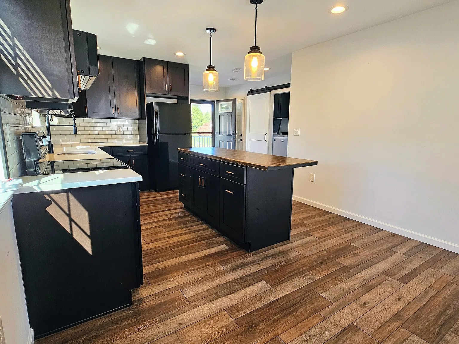 2 bed, 1500 sqft, $2,200 — Photo 4