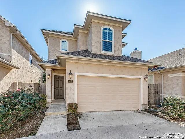 3 bed, 2.5 bath, 2058 sqft, $1,999 — Photo 1