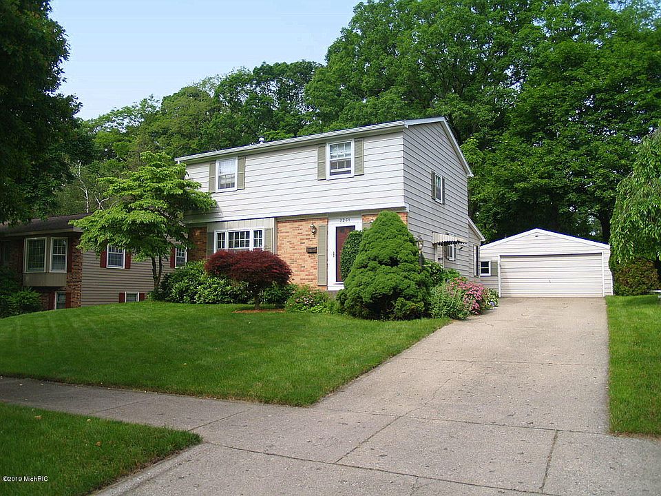 1st image of 2261 Sylvan Ave SE