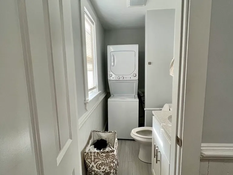 42 Moseley St #2 — Photo 6