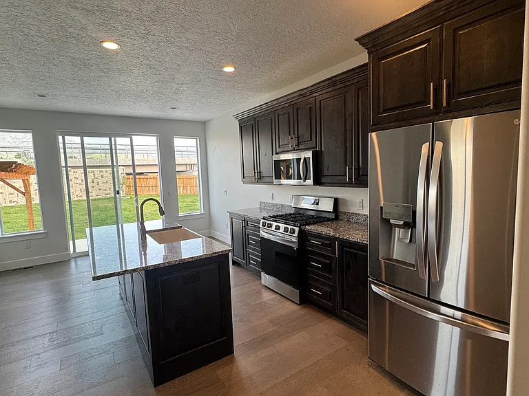 337 W Destiny Way — Photo 11
