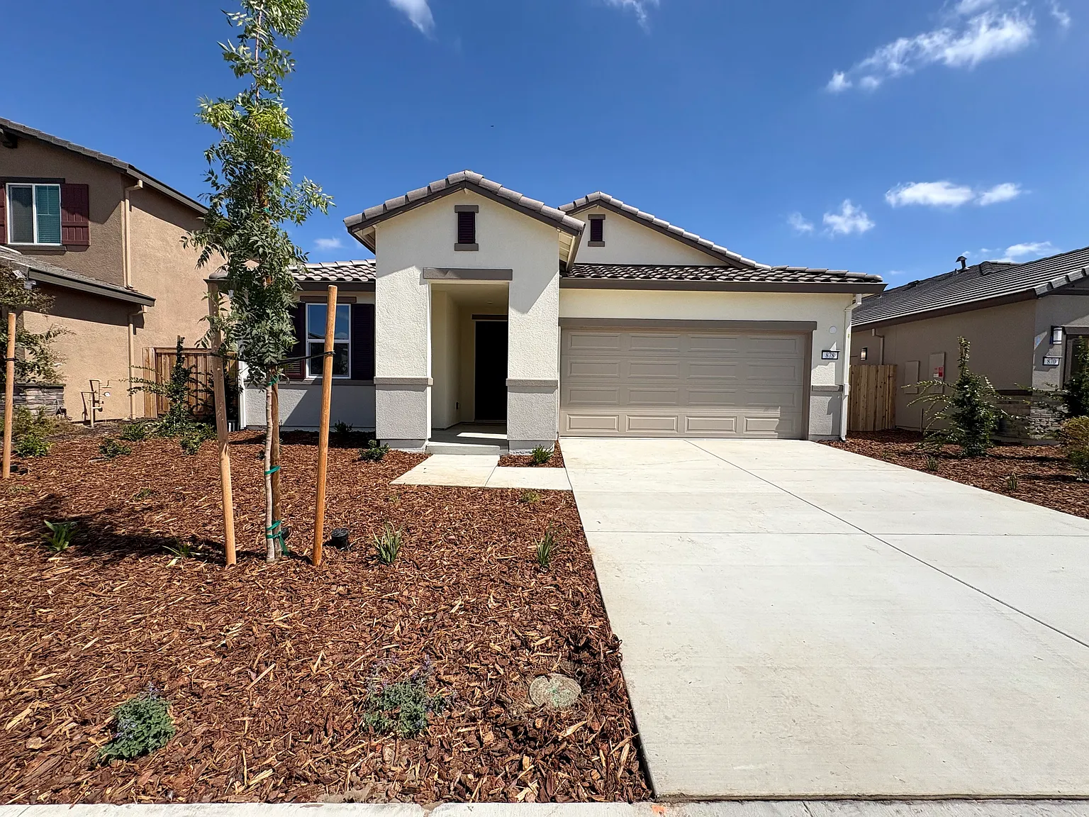 4 bed, 1711 sqft, $2,995 — Photo 1