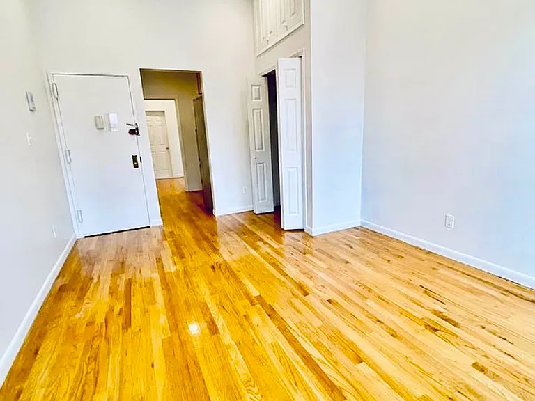 1498 3rd Ave #11 — Photo 7