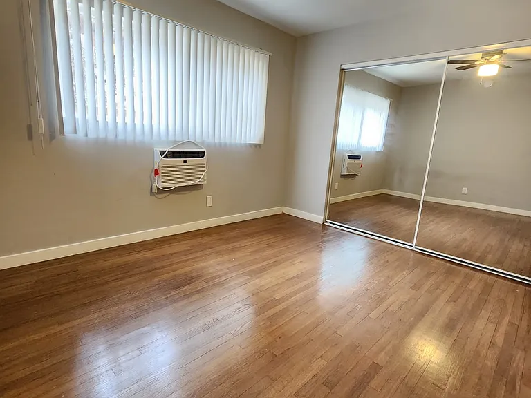 5179 Fountain Ave #8 — Photo 10