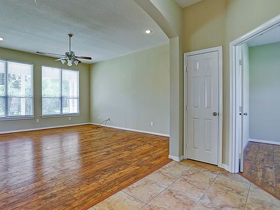 3rd image of 7620 Anita Ln