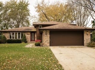 727 Cassie Dr, Joliet, IL 60435